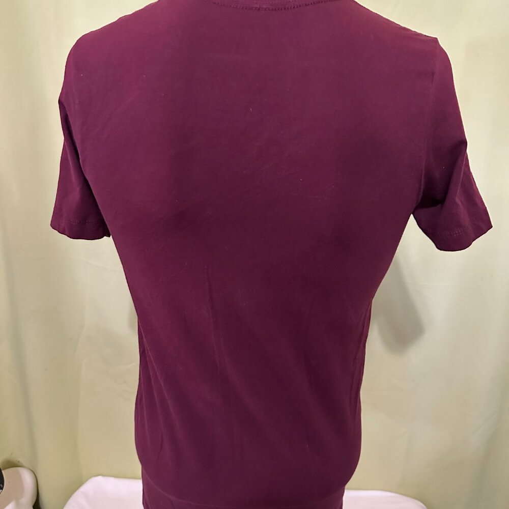 Harry Potter Gryffindor Quidditch Hogwarts School Maroon T-Shirt Size Small Cott - Picture 3 of 3